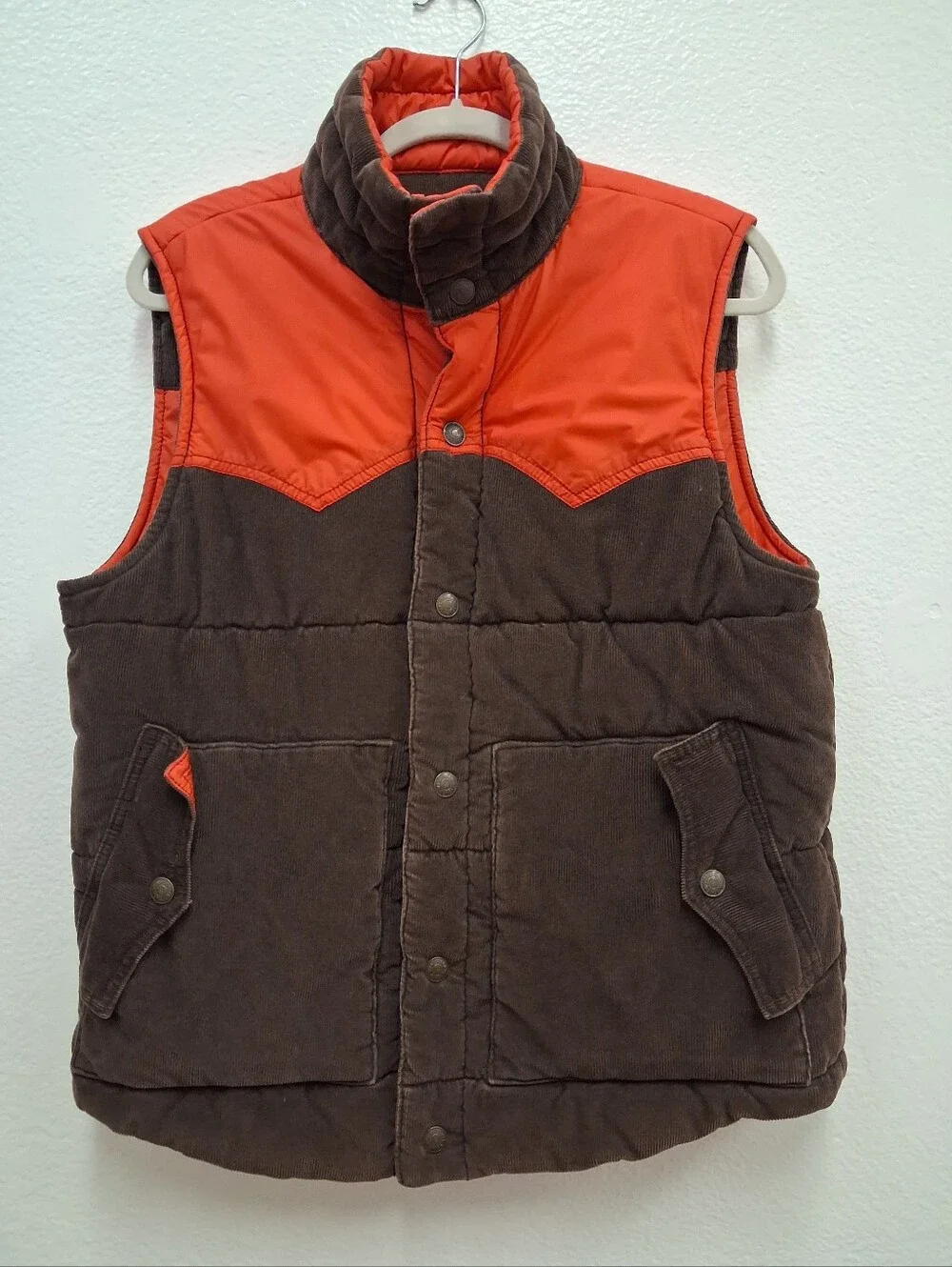 Vintage Levi's Corduroy Reversible Red And Brown Puffer Vest Size Medium Snaps
